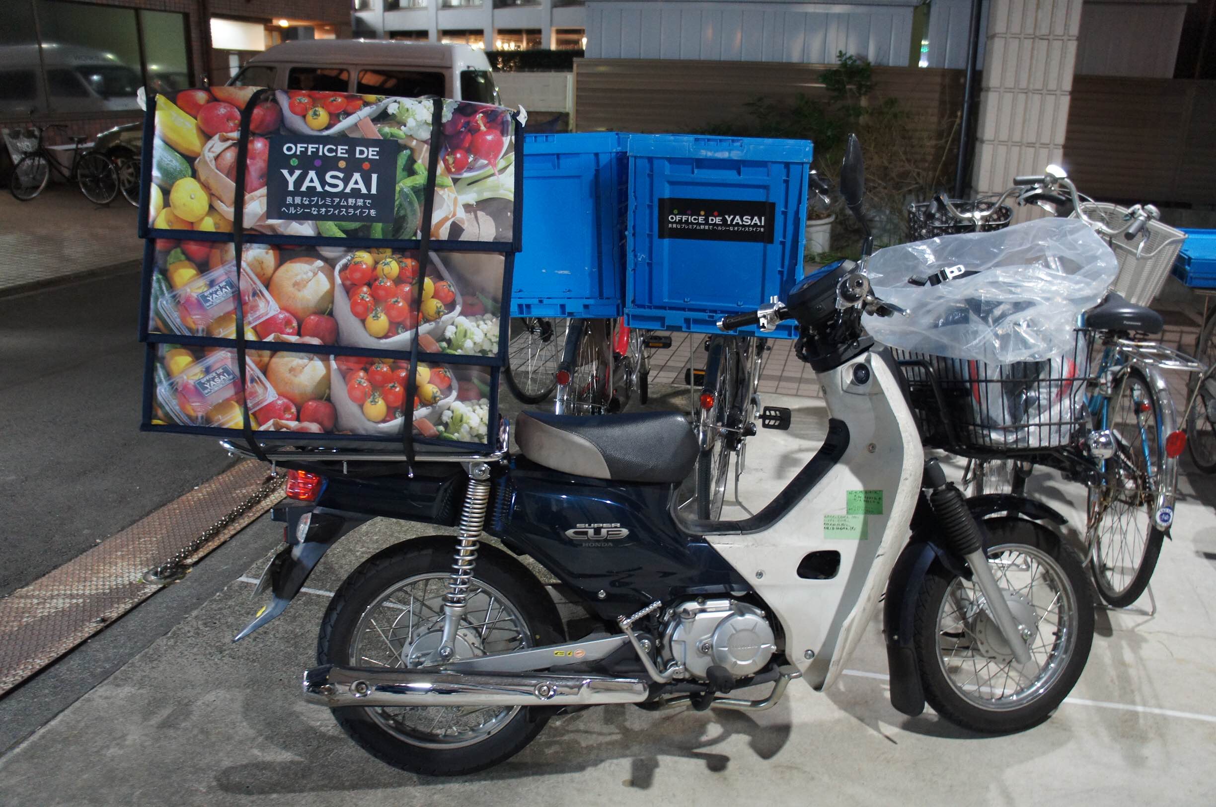 コロナ禍にあってデリバリーの必需品 キラックスの保冷バッグ 自転車にでもバイクにでも 保冷 保温ボックス Com オーダーメイドの業務用保冷ボックスを製造